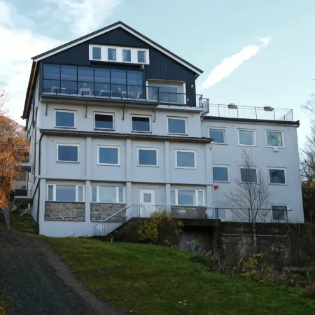 Breidablikk Guesthouse