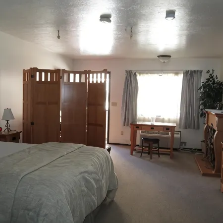 Jim Butler Inn & Suites