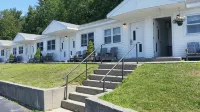 White Birches Motel - Parkering