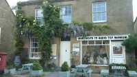 Montacute Country Tearoooms B&B Hôtels à : Montacute