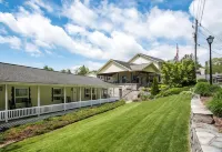 Boxwood Lodge Blowing Rock Near Boone-University Hotels in Blowing Rock