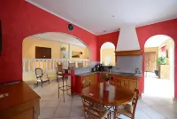 Voirin Valérie Hotels in Avize