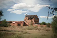 Sweet Thorn Retreat Airport Lodge