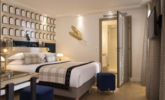 4. Hotel Ph..