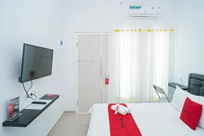RedDoorz Syariah at Winong Nganjuk Hotels in Nganjuk Sub-District