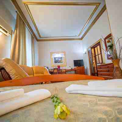 Bucharest Comfort Suites Hotel Rooms