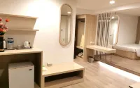 Sakol Hotel - 3-Star