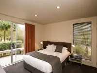 The Claremont Motel Hotels in Martinborough