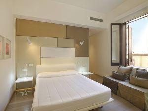 Santacroce Luxury Rooms