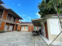 OYO 93341 Ananda Homestay Syariah Hotel dekat Indomart Jl Garuda Sakti 1A