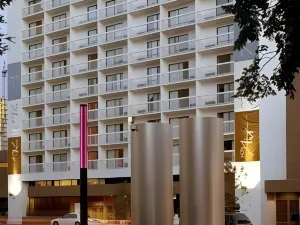 藝術飯店