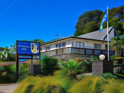 The Captains Motel Hotel a Russell