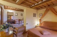 Relais Il Chiostro di Pienza Hotels near Icario Winery