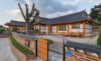 Gyeongju Gamsunghan Corn Pension