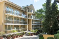 Rodnya Hoteles cerca de Lesya Ukrainka Museum