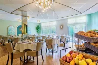 Hotel Charlemagne By Happyculture - Bữa sáng