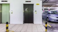 Z Hotel Ara Damansara, LRT, Mall, Airport
