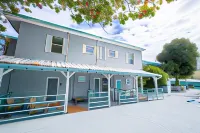 West Coast Inn's