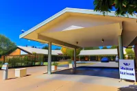 Country Roads Motor Inn Naracoorte - parking
