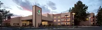 Embassy Suites by Hilton Phoenix Tempe Отели рядом с достопримечательностью «Shi»