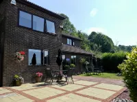 Heathwood Hotels in Lydden
