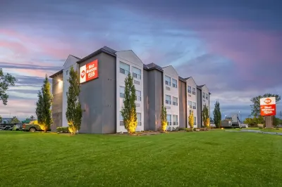Best Western Plus Rose City Suites فنادق في Niagara Regional Municipality