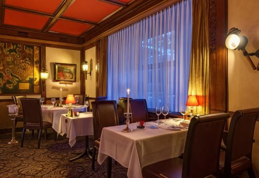 Hotel St. Gotthard Over view