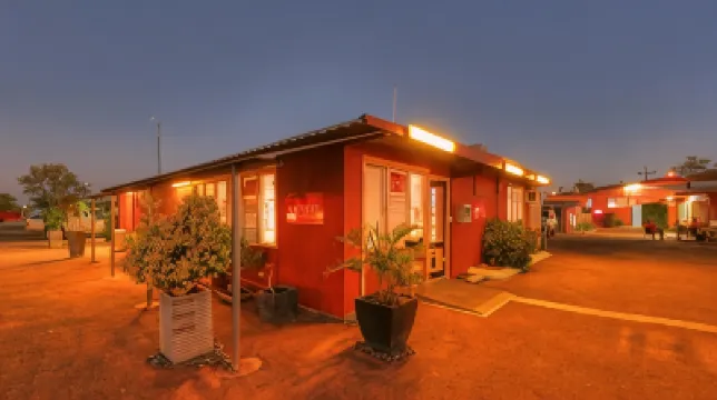 Halls Creek Motel Hotels in 
