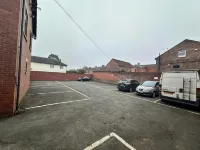The Premier Lodge - parking