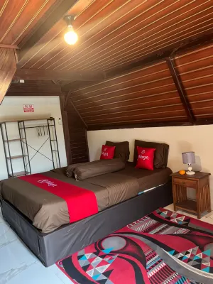 Mahayun Villa Hotels in Tegalwaru