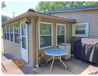 Lake Front Cabin on Seneca Lake.  Come Play in the Lake.Sleeps 8, 5 Beds - Alppimaja