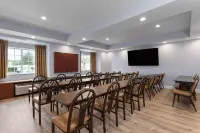 Microtel Inn & Suites by Wyndham Zephyrhills