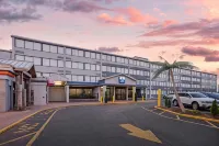 Days Hotel by Wyndham East Brunswick Conference Center