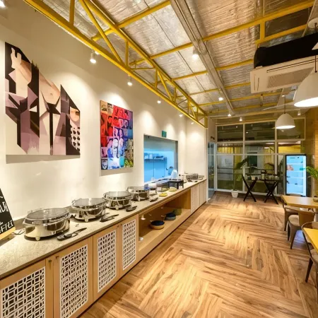 Bedzzz Varanasi by Leisure Hotels, 1 Km from Dashwasamedh Ghat