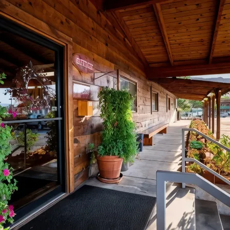 Red Stone Inn