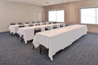 Holiday Inn Express & Suites Farmington Hills - Detroit Hotels in West Bloomfield Township