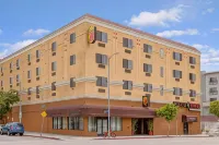 Super 8 by Wyndham Hollywood/La Area