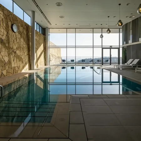Golden Crown Hotel
