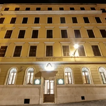 Casa Santa Sofia Отели рядом с достопримечательностью «Станция метро Cavour»