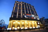 Phu Cuong Hotel Ca Mau Hotel dekat Kim Son Pagoda