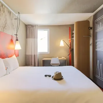 Ibis Carcassonne Est la Cité