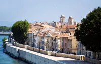 La Résidence Arles Centre Hotels in Fourques