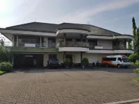 셈파카 마스 호텔 AIZZ STORE JOMBANG 주변 호텔