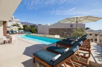 Camps Bay Village - Beach