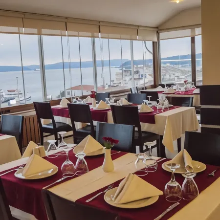 Çanak Hotel