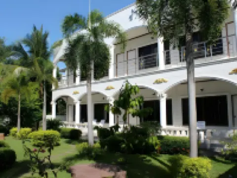 ホワイト エレファント リゾート ホテル