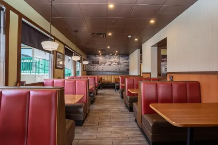 Sandman Hotel Vernon