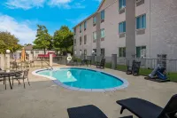 Quality Inn & Suites Roanoke - Fort Worth North Hotels in Northlake