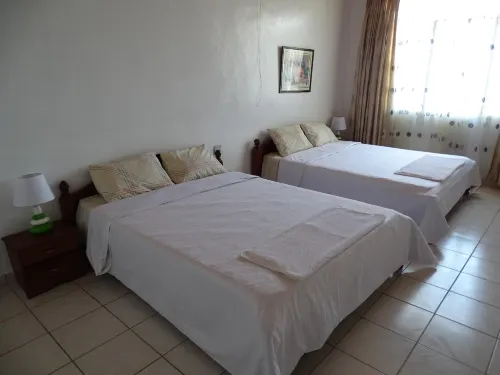 Remera Modern Guesthouse - Baarit