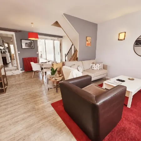 Maison de Ville Confortable Avec Cour Interieure